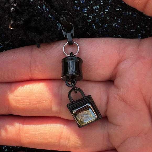 St. John bouclé tweed knit blazer in speckled blue & black w fringe trim Sz 12 - Picture 13 of 15